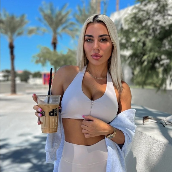 Agent84 Penelope Halter - Picture 4 of 4